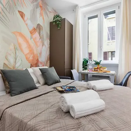 Apartment Exotic House In Of Milan