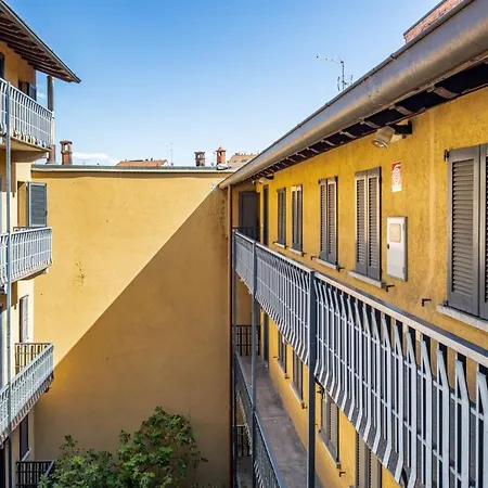 Easylife - Romantico Sulla Darsena *