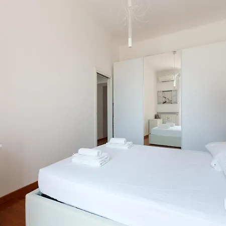 Roomy X5 - 850 M Far From Famagosta Mm2 דירה