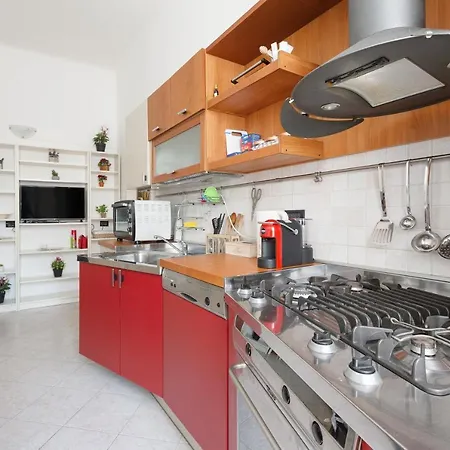 Roomy X5 - 850 M Far From Famagosta Mm2