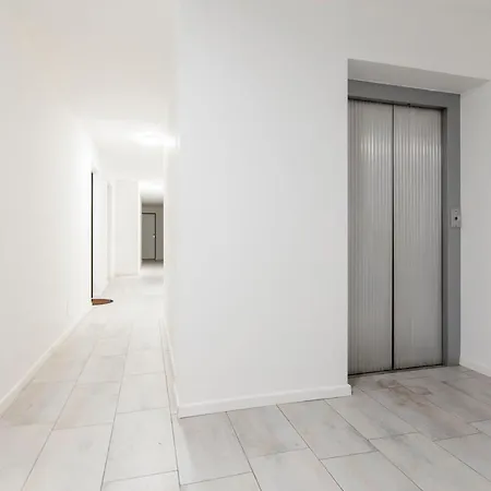 Noto 10 Apartment *