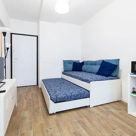 Noto 10 Apartment