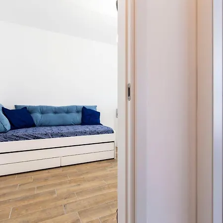 Noto 10 Apartment *