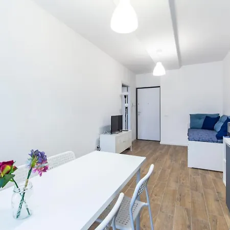 Noto 10 Apartment