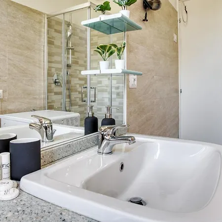 Joivy Stylish Flat In Porta Genova Διαμέρισμα *