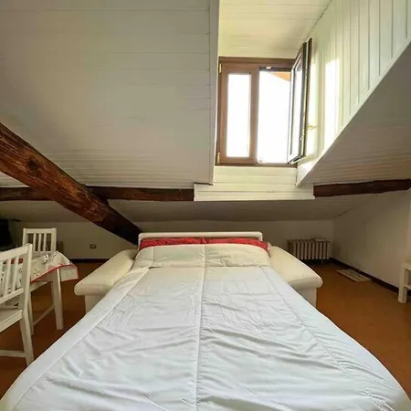 Rovereto Bridge Apartment Milan
