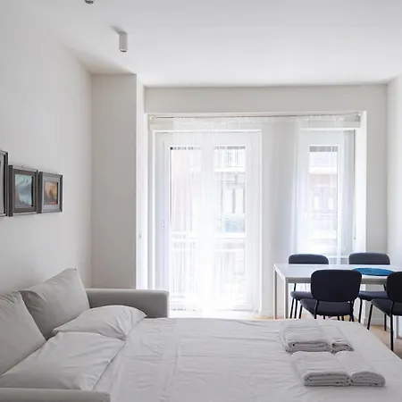 アパート Moderno Bilocale In Corso Buenos Aires ミラノ