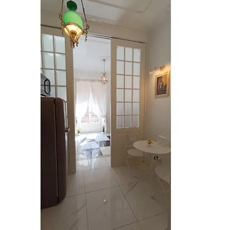 Apartman Elegante Monolocale - Macchi 1920 *
