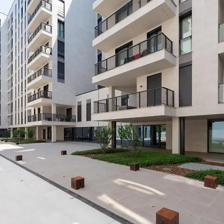 Easytopstay - Cozy Flat With Parking *