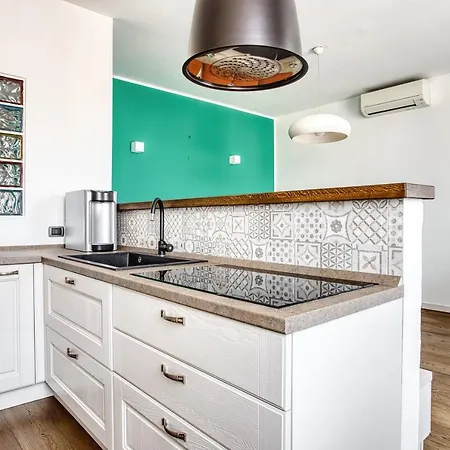 Joivy Superb 2bed Flat With Balcony Апартаменты Милан