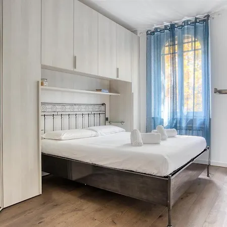 Апартаменты Joivy Superb 2bed Flat With Balcony *