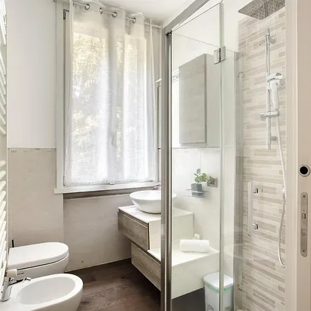 Joivy Superb 2bed Flat With Balcony Апартаменты *