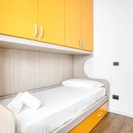 Апартаменты Joivy Superb 2bed Flat With Balcony Милан