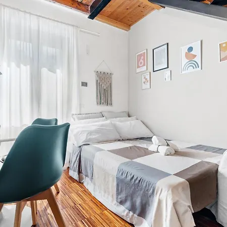 Charming Loft Duomo - Porta Romana Daire *