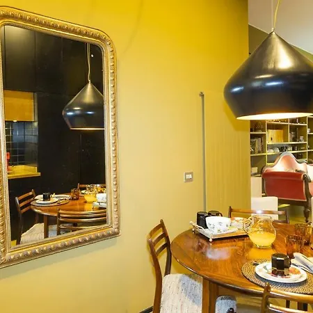 Luxury Bohemian With Private Garden In Appartement Milaan