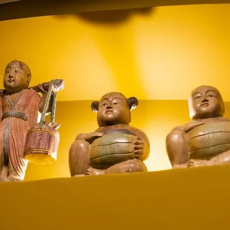 Luxury Bohemian With Private Garden In Apartamento Milán