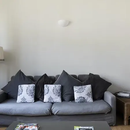 Charming 3-bed In Daire Milano
