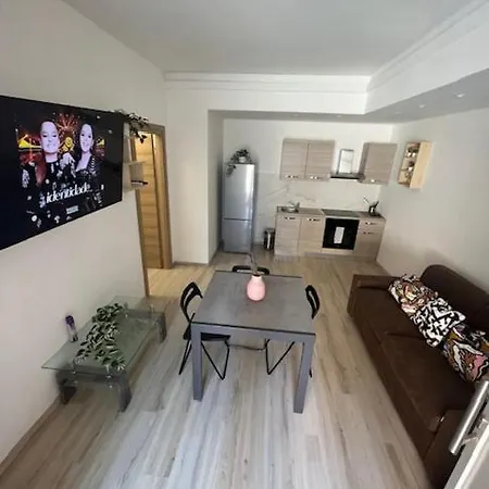 Apt. N. 2 * ميلان