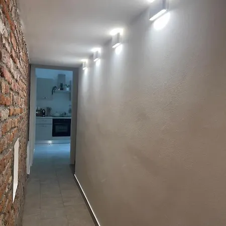 Regina In Porta Romana 3 - Sky Tv, Wifi & Breakfast Box Apartamento *
