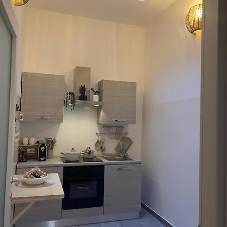 Regina In Porta Romana 3 - Sky Tv, Wifi & Breakfast Box Apartamento *