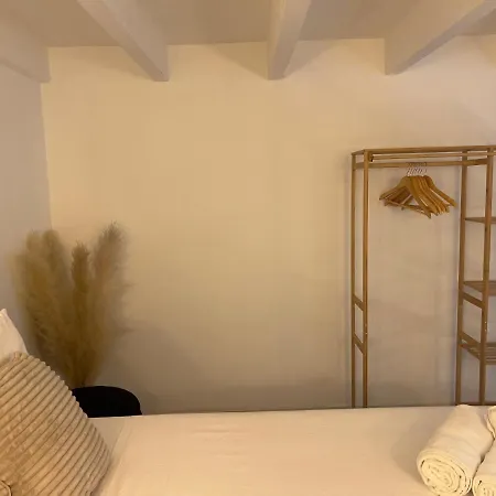 Apartamento Regina In Porta Romana 3 - Sky Tv, Wifi & Breakfast Box *