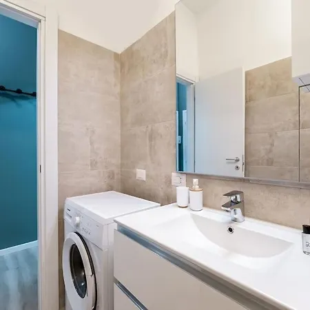 Linate Airport Elegant Suite,tram 1 Minute Away * Milán