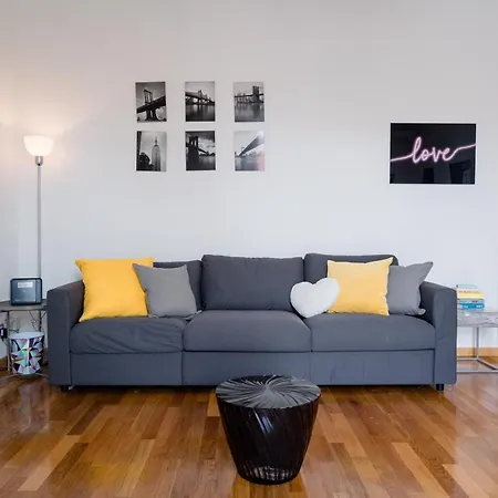 Cinque Vie Floor - Center Apartment