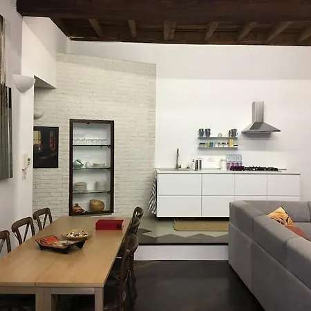 The Charming Courtyard On Navigli Διαμέρισμα