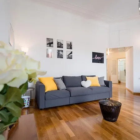 Cinque Vie Floor - Center Apartment Milan