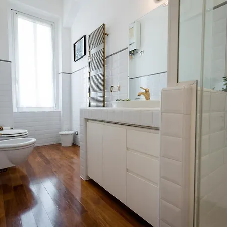 Cinque Vie Floor - Center Apartment