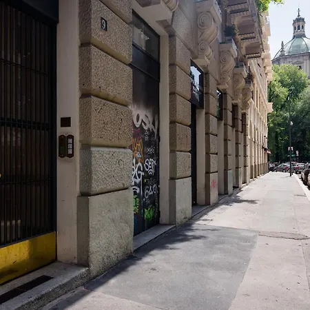 Cinque Vie Floor - Center Apartment