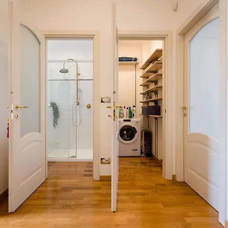 Cinque Vie Floor - Center Apartment