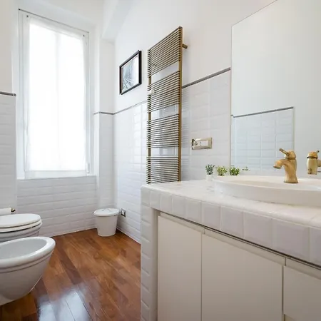 Cinque Vie Floor - Center * Milan
