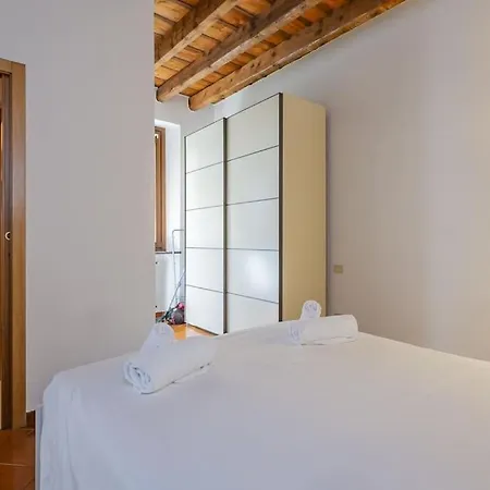 Youhosty - Ripa5 C Apartment *