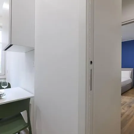 Contempora - Modern And Quiet One Bedroom Near The M4 Milano