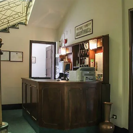 Apollo Hotel