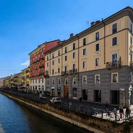 Al Mercato Sui Navigli