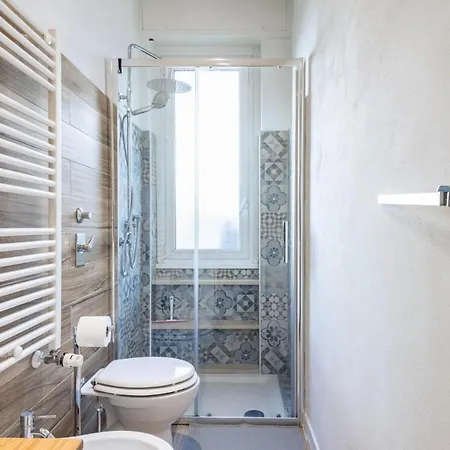 Easylife - - Friuli 24 - Porta Romana * Milano