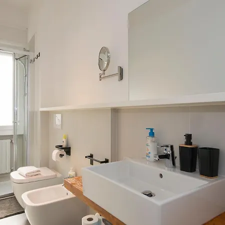 I Host - D'agrate 19 * Milano