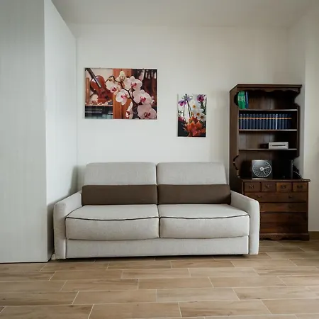 Oxilia Flat - Loreto District * Milan