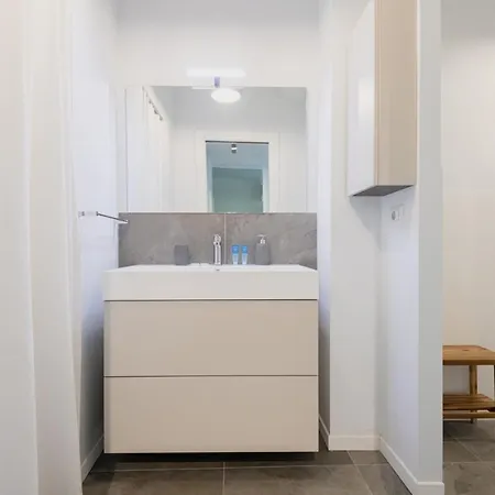 Easylife - - Ca Granda 44 - Niguarda * Milão