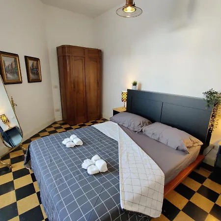Elegante Trilocale A Apartment *