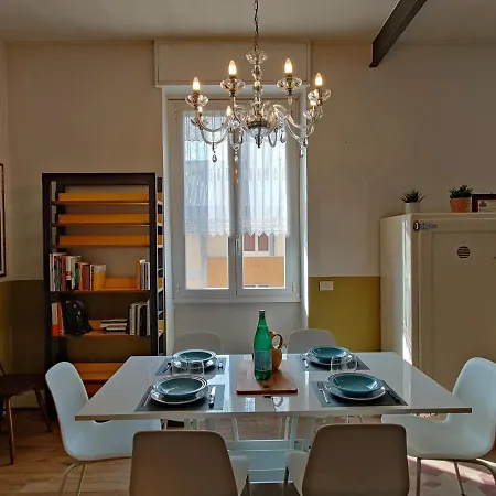 Elegante Trilocale A Apartment Milan