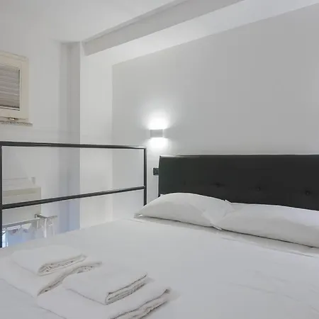 Youhosty - Ampere 102 Milan