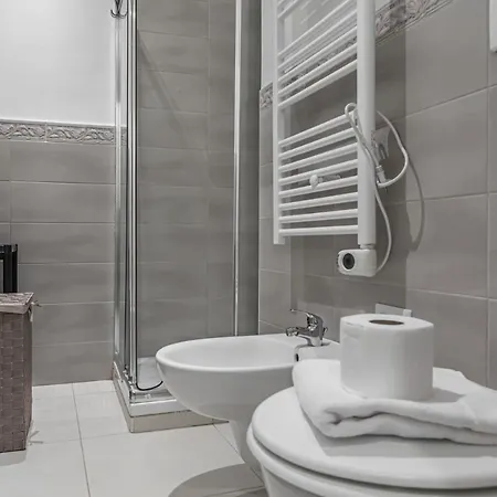 Easylife - - Melchiorre Gioia 30 - *