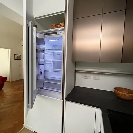 شقة Porta Venezia Luxury One-bedroom *