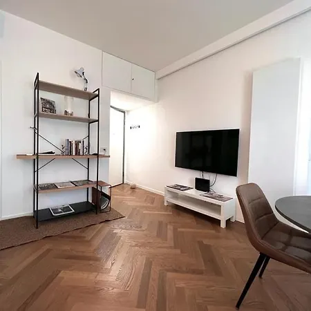 Porta Venezia Luxury One-bedroom ميلان