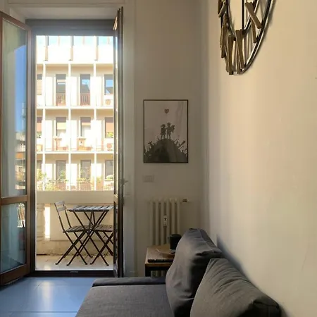 Zuretti - Station Apartment Milan