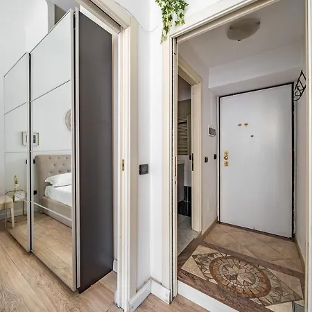 Isola And Garibaldi District Lovely Apartment