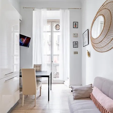 Apartment Isola And Garibaldi District Lovely